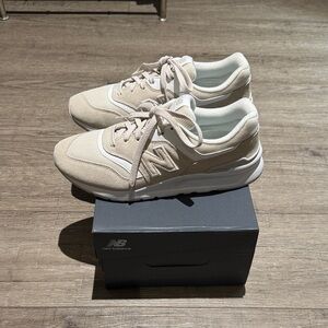 New Balance Women's Beige Sneakers